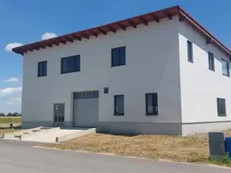 Neuwertiges Betriebsobjekt in Orth an der Donau – Ihr Raum für Erfolg! 620.000€