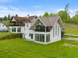 Großzügiges Einfamilienhaus mit Indoor-Pool
