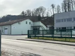 LAGER &amp; BÜROFLÄCHEN | Lagerhallen mit Personal und Büroflächen zu vermieten | 2 Min. Entfernung von Autobahn A1 Regau | PINSDORF