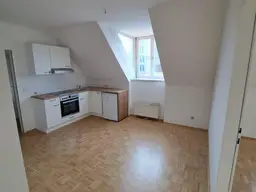 Lichtdurchflutete Dachgeschosswohnung mit Charme, WG-tauglich oder Pärchenhit nähe TU-Graz!