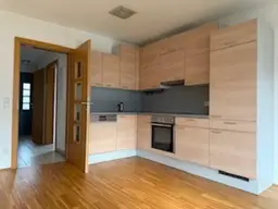 Wohn- und Lebensqualität: Lichtdurchflutete Wohnung im Herzen von St. Peter in Ruhelage eingebettet, Wohnen/Essen/Kochen, Schlafzimmer, Balkon