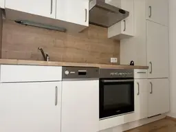 Charmante, lichtdurchflutete Dachgeschoßwohnung: 1 Zimmer, Küchennische, moderne Ausstattung, Parkett, geräumiges Badezimmer - schön saniert!
