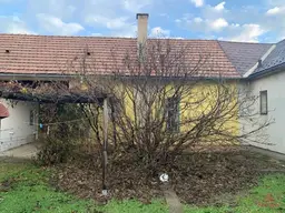 WUNDERSCHÖNER, UNEINSICHTIGER GARTEN mit BESTANDSGEBÄUDE und STADL UNWEIT von WIEN ... in absoluter Ruhelage