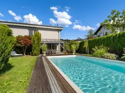 Exklusive Doppelhaushälfte mit Pool – Ihr Rückzugsort mit Urlaubsflair