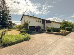 Großes Grundstück mit älterem Einfamilienhaus in Ruhelage