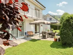 Kleine, jedoch exklusive Doppelhaushälfte mit Garage und eigenem Keller