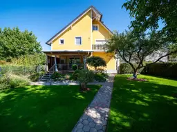 Stilvolles Zweifamilienhaus mit Pool &amp; traumhaftem Garten in Graz Gösting