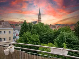 Luftig, elegant, außergewöhnlich: Dachgeschoß-Idylle (klimatisiert) mit Terrasse &amp; herausragendem Ausblick auf die Herz-Jesu-Kirche in Bestlage nahe TU Graz