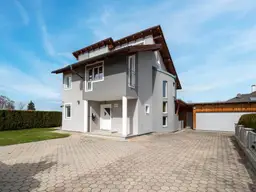 Exklusives, kernsaniertes Einfamilienhaus mit 160 m² WF, Wintergarten, Garage und Smart Home-System