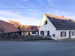 Einfamilienhaus mit Entwicklungspotenzial auf großzügigem Grundstück inklusive Landwirtschaftsflächen und Wald
