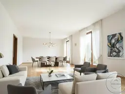 Wohnen ohne Grenzen: Familienresidenz mit spektakulärer Ausbaureserve im Grünen