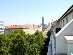 2 Zimmer + 2 Terrassen in Toplage – sanierungsbedürftige Dachgeschosswohnung