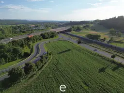 Großes Betriebsbaugrundstück an der A1 zu verkaufen