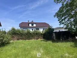Großfamilien aufgepasst! Mehrfamilienhaus mit großzügigem Grundstück in Wels/Pernau!