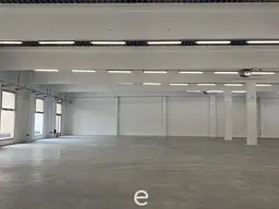 Büro &amp; Lagerhalle direkt an der Triesterstraße B17 zu mieten