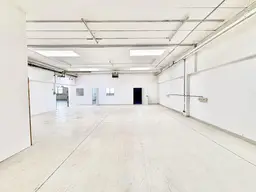 Lager- und Produktionshalle mit Büro in Vösendorf zu mieten