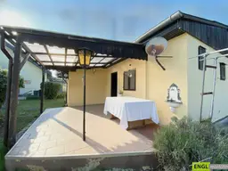 Pachtgrund mit Bungalow mit großem Garten und Pool