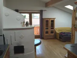 Charmante Dachgeschoss-Wohnung mit Bergblick