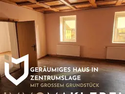 GERÄUMIGES HAUS MIT ZENTRUMSLAGE UND GROSSEM GRUNDSTÜCK