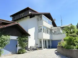 Wohnen in seiner schönsten Form – Zweifamilienhaus mit Natur-Schwimmteich in Bestlage von Christkindl