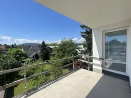 Schlüsselfertig: Sonnige Wohnung mit zwei Balkonen!