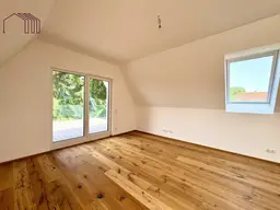 NÄHE MURWEG: Geräumige 3-Zimmer-Wohnung mit Parkplatz und Dachterrasse - ERSTBEZUG