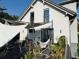 FAMILIENIDYLLE: Unterkellertes Einfamilienhaus mit Doppelgarage und Fernblick nähe Hausmannstätten