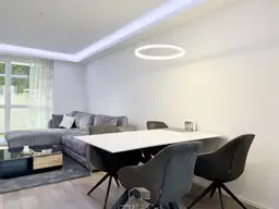 EIGENGARTEN: Modernisierte 2-Zimmer-Wohnung mit Tiefgarage und großem Kellerabteil