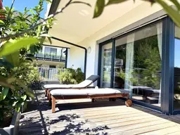 FAMILIENIDYLLE: Großzügige 5‑Zimmer‑Wohnung mit großer Terrasse, Garten und Doppelcarport