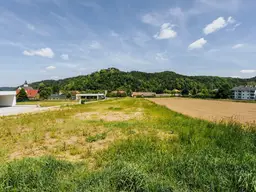 Sonniges Baugrundstück mit vielen Vorzügen!