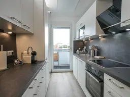 INNSBRUCK-AMRAS: RUHIGE, TOP SANIERTE WOHNUNG MIT 3,5 ZIMMERN UND ALPENPANORAMA