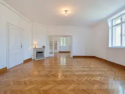 260 m² Villenetage mit separatem Arbeitsbereich &amp; Terrasse mit herrlichem Grünblick sowie Garage!