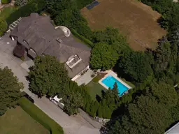 Einmalige Villa in Bestlage am Mitterberg, 337 m², Pool, Sauna, sichtgeschützter Garten. Ihr Rückzugsort für Generationen.