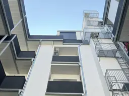 Exklusive 3-Zimmer-Dachgeschosswohnung mit Balkon in Ruhelage – Erstbezug in Toplage des 15. Bezirks