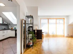 Oberndorf 3-Zi-DG-Wohnung mit Balkon und Tiefgarage: "Oben ist es am schönsten!"