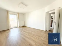 Sanierte 4-Zimmer-Wohnung mit Balkon und Lift im Zentrum