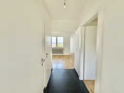 Helle 2-Zimmer-Wohnung mit Ausblick inkl. Einbauküche &amp; Stellplatz!