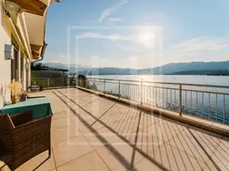 Salzkammergut-Refugium der Extraklasse: Lichtdurchflutete Villa in Gmundens Bestlage mit Panoramablick über den Traunsee