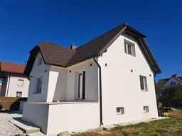 Kernsaniertes Wohnhaus im Kerngebiet mit Einreichplan für 2 weitere Einfamilienhäuser