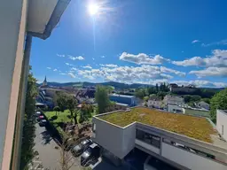 Top-Preis: Helle 3-Zimmer-Wohnung mit Balkon und herrlicher Aussicht