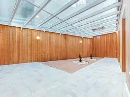 EINZIGARTIGES ATELIER MIT ÜBERDACHTEM INNENHOF IN ALSERGRUNDER TOP-LAGE