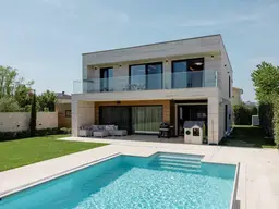 DER PURE LUXUS | DESIGNERVILLA MIT GARTEN &amp; BEHEIZTEM POOL | VIDEO-PRÄSENTATION