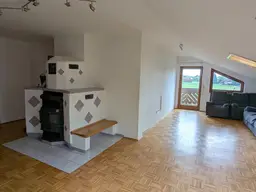 Geräumige 5-Zimmer-Wohnung mit Balkon und Parkplätzen (Provisionsfrei)
