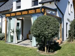 Romantische Ziegelmassiv-Doppelhaushälfte mit Sommergarten und Sauna, voll ausgestattet und provisionsfrei! (Provisionsfrei)