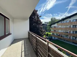 Bergbahnnahe, möblierte Wohnung sowie Tiefgaragenplatz