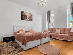 3-Zimmer-Altbau mit Balkon in den Innenhof