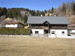 Wohnhaus mit Nebengebäuden, Grün- und Baufläche - 2 getrennte Wohneinheiten