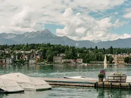 Rarität am Wörthersee: Seegrundstück mit Bestandsobjekten für exklusive Tourismus- oder Wohnprojekte