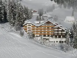 Hotel St. Oswald - 53 Zimmer - Skiabfahrt möglich 