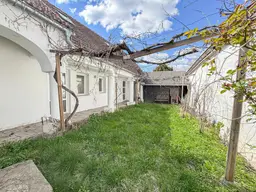 Weinviertler Hofhaus nähe Laa a.d. Thaya! -Natur. Erholung. Gestalten. Garten.